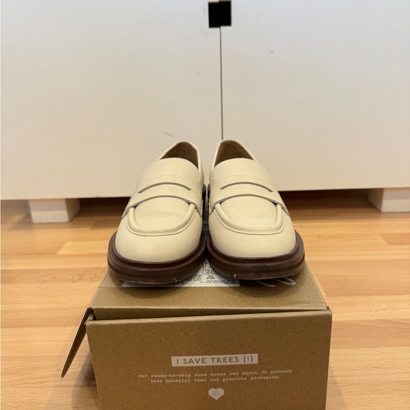 Madewell Ivory Loafers with Brown Sole - Picture 1 of 5